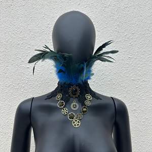 Sciarpa di Piume Unisex Fatta a Mano per Carnevale e Halloween, Morbida con Finiture in Pizzo per Cosplay Gotico, Colore e Dimensioni Personalizzabili - Product Image 6