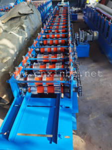 Offre Spéciale tuyau de descente de pluie tuyau de gouttière profil en acier faisant la <span class=keywords><strong>machine</strong></span> rouleau de gouttière sans couture formant la <span class=keywords><strong>machine</strong></span> à vendre - Product Image 4