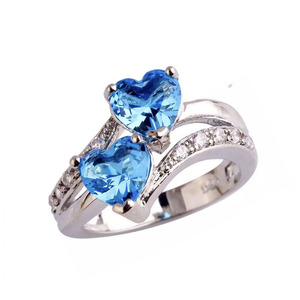 Anello da Donna Trendy a Cuore con Zirconia, Gioiello Romantico Colorato in Cristallo, Fascia alla Moda in Lega, Vendita all'Ingrosso - Product Image 3