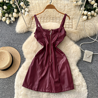 Robe courte moulante en similicuir pour femme, bretelles spaghetti, col en V, style corset, tenue de soirée pour l'automne et l'hiver