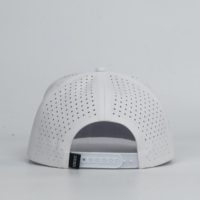 Parches de Goma Personalizados de Alta Calidad con Orificios, Cuerda de Colores Variados, Corte Láser para Gorras