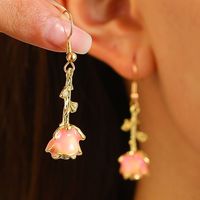 Anting Tusuk Mawar Merah Muda 3D Romantis untuk Wanita, Anting Liontin Bunga Logam Retro, Perhiasan Fashion Warna Emas