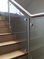 Raccords de pont pour l'extérieur-Poteau réglable en acier inoxydable de qualité marine 316 compatible avec la balustrade en verre sans cadre