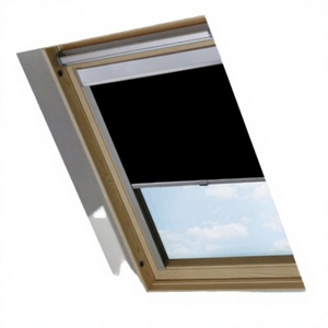 Store enrouleur occultant sur mesure résistant aux UV pour lucarne à toit incliné, avec rail latéral et tissu à motif vertical uni - Product Image 4