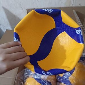 Ballon de volley-ball personnalisé en cuir PU souple de haute qualité V200/V200w/V320w, motif dessin animé, antidérapant, léger, pour l'entraînement - Product Image 5