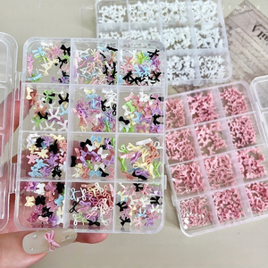 12 mini-breloques papillon pour ongles, tailles variées, noir, blanc, rose, décorations 3D pour nail art - Product Image 1