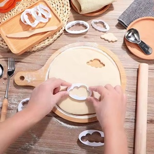 Lot de 5 moules à embosser 3D en forme de nuage, emporte-pièces pour pâtisserie, fondant, biscuits, outils de décoration de gâteaux en sucre - Product Image 3