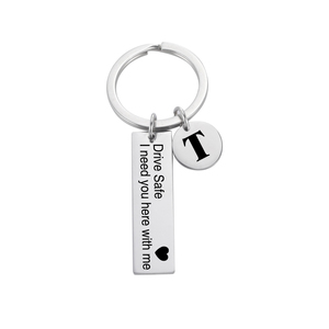 LLavero de acero inoxidable con grabado del abecedario personalizado <span class=keywords><strong>para</strong></span> parejas, llavero con 26 letras, regalo <span class=keywords><strong>para</strong></span> novio y novio - Product Image 3