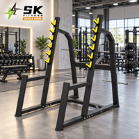 Rack de musculation SK réglable multi-crochets avec supports de rangement pour haltères, idéal pour les salles de sport commerciales et la musculation.