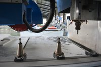 CNC-Fräsmaschine für Granit und Stein mit Brückensäge zum Schneiden und Gravieren