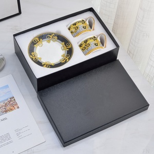 Juego de Comedor de Lujo Británico en Dorado, Más Vendido, con Tazas y Platillos de Porcelana Fina - Product Image 3