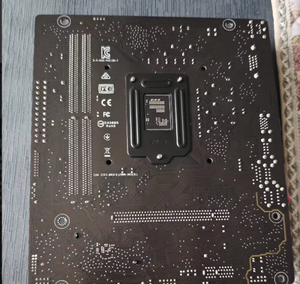 Tarjeta Madre H510M-F Usada, Compatible con Procesadores Core de 10ª y 11ª Generación con Socket LGA 1200 - Product Image 1