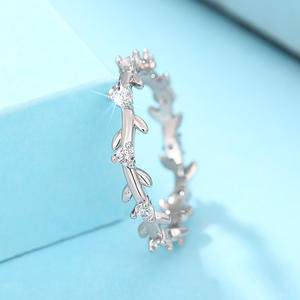 Anello Eternity con Motivo Floreale T0196 in Argento 925 con Cristalli Taglio Brillante Rotondo e Strass, Anello da Sposa per Donna - Product Image 6