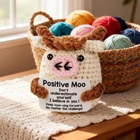 Peluche en crochet en forme de vache Positive Moo, jouet amigurumi fait main, cadeau reconfortant pour enfants et adultes, adorable décoration pour la maison