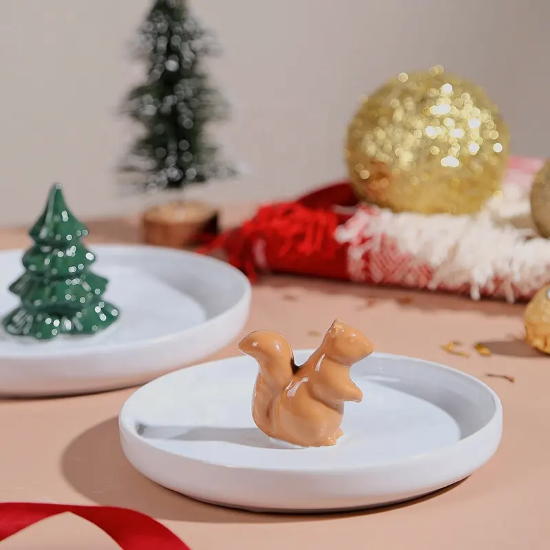 Design unico rotondo 3d alberi di natale decorazione a forma di scoiattolo piatto di gioielli in ceramica vassoio di gingillo per regalo