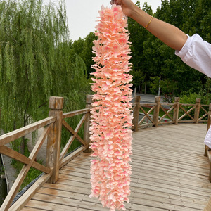 พวงดอกวิสทีเรียผ้าไหมเทียม 48 นิ้ว ดอกเรียงเป็นระเบียง สมจริง ทำด้วยมือ สำหรับตกแต่งซุ้มงานแต่งงานและเพดาน - Product Image 5