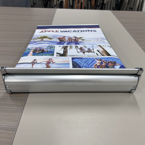 Mini Banner Enrollable Promocional con Logotipo Personalizado, Marco de Aluminio Ligero y Ajustable, Fácil de Reciclar, Soporte de Mesa Portátil - Product Image 1