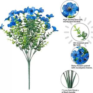 12 Mazzi di Erba Verde Artificiale per Esterni, Fiori Ornamentali di Eucalipto e Viola per Decorazioni Interne ed Esterne - Product Image 5