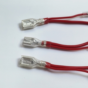 カスタム2.8/4.8/6.3mmプラグ110 187 250 2.8mm 4.8mm 6.3mmスプリングメス型絶縁端子コネクタ（ワイヤケーブル付き） - Product Image 1