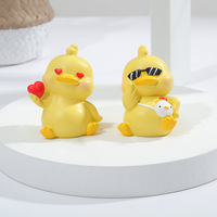 Vente chaude mignon canard Miniature poupées jaune canard Figurine décor à la maison Mini résine gâteau de table décoration de voiture