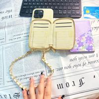 Élégant Portefeuille en Tissu Tressé Motif Animal avec Chaîne Amovible et Porte-Cartes – Support Téléphone Mains Libres Élégant à Porter en Bandoulière pour Coque iPhone 15