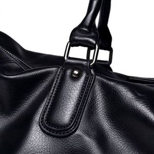 Sac de sport en cuir PU noir grande capacité personnalisé en gros pour hommes - Product Image 5