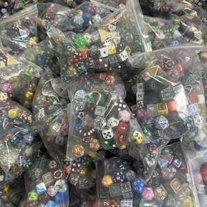 Venta al por mayor <span class=keywords><strong>de</strong></span> resina acrílica, 100 Uds., <span class=keywords><strong>dados</strong></span> a granel aleatorios, <span class=keywords><strong>juego</strong></span> <span class=keywords><strong>de</strong></span> <span class=keywords><strong>dados</strong></span> poliédricos para juegos <span class=keywords><strong>de</strong></span> mesa DND RPG - Product Image 4