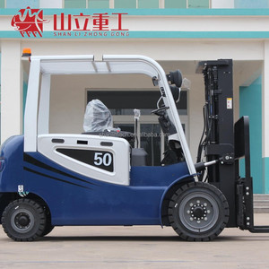 Montacargas Diésel 4x4 de 5 Toneladas con Mástil de Tres Etapas, Desplazador Lateral Hidráulico, Longitud de Horquilla de 1220 mm, Ancho de Horquilla de 180 mm, Altura de Horquilla de 5 Metros - Product Image 2