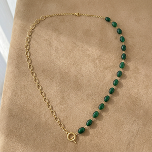 Collar Geométrico Personalizado con Baño de Rodio, Borla Verde Esmeralda, Media Cadena con Cierre de Palanca Frontal, Collar de Eslabones, Regalo de Lujo para Mujer - Product Image 6