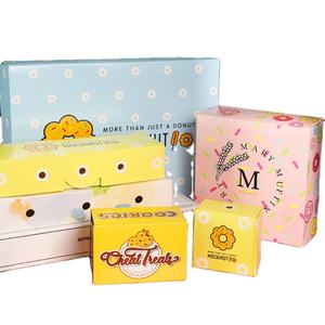 Boîtes d'emballage à emporter en carton imprimé personnalisé de haute qualité Prix de gros pour Muffin au chocolat Donut croustillant <span class=keywords><strong>PET</strong></span> recyclé - Product Image 1