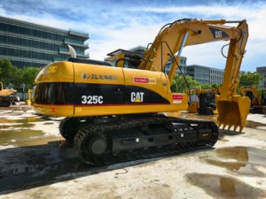 Excavatrice Caterpillar Cat325C d'occasion, pelle sur chenilles hydraulique avec équipement de construction essentiel, moteur et pompe - Product Image 5