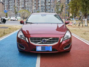 <span class=keywords><strong>Volvo</strong></span> S60 T5 Comfort Import 2013, 5 cylindres turbo, sécurité urbaine, cabine écologique, haute spécification, bien entretenue - Product Image 2