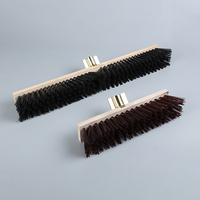 Brosse à poils en nylon robuste pour le nettoyage des sols d'entrepôts, des patios et des terrasses