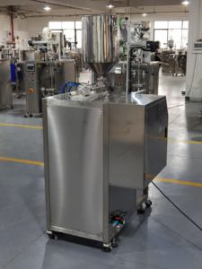 Automatische Einzel-Linien-Abfüll- und Verpackungsmaschine für Flüssigkeiten, Saftkonzentrate, Fruchtfleisch, Ketchup, Soßen und Wasser - Product Image 6