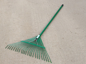 Râteaux à feuilles en bois, râteaux à main en plastique avec manche en tube d'acier, <span class=keywords><strong>grand</strong></span> râteau de jardin ergonomique - Product Image 3