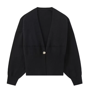 Pull en tricot simple uni à col en V avec un seul bouton pour femmes - Product Image 4