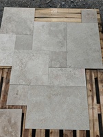 Dalles en travertin beige naturel, motif romain français, pierres de pavage non remplies pour la rénovation des sols intérieurs et des patios extérieurs