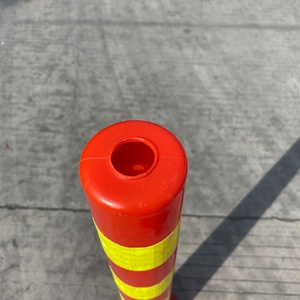 Delimitador de PVC de 700 mm, Poste de Tráfico Reflectante de Plástico para Separación de Carriles, Producto Vial de Alta Visibilidad - Product Image 4