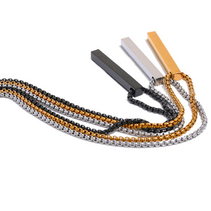 Collar con Colgante Geométrico de Acero Inoxidable Chapado en Oro Real PVD, Estilo Viral en Múltiples Redes Sociales para Mayoristas, Brillo Permanente - Product Image 1