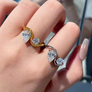 Anello dal Design a Forma di Onda con Taglio a Pera, Stile Minimalista per Donne - Product Image 3