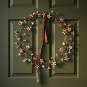 Guirnalda navideña de metal con forma de estrella, redonda, hecha a mano, con flores decorativas, sin iluminación, estilo clásico, fácil instalación, paquete de una sola pieza - Product Image 2