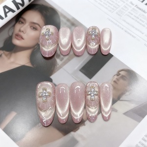 Faux <span class=keywords><strong>ongles</strong></span> personnalisés rose-gris, style français, faits à la main, avec effet chrome croisé et perles, à presser - Product Image 1