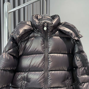 Chaqueta de Invierno Ligera de Alta Gama al por Mayor, Chaqueta de Diseñador de Lujo Suave con Bolsillos con Cremallera, Chaqueta de Moda con Manga Larga - Product Image 3