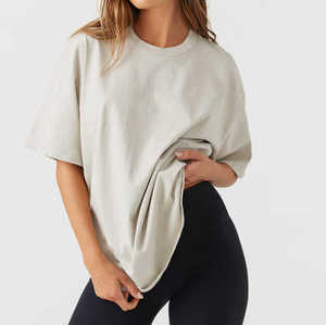 Vente en gros de T-shirs de créateur à col rond uni pour femmes T-shirt vierge surdimensionné en coton lourd de haute qualité en vrac personnalisation - Product Image 4