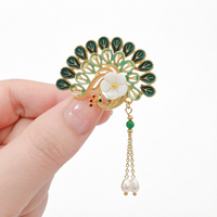 Broche de revers vintage chinoise pour femme, en alliage plaqué, ornée de perles, motif paon classique, accessoire de bijouterie pour costume, fête et mariage