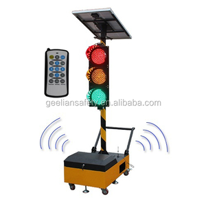 Semaforo Portatile Solare Monofacciale con Controller, IP65, per Segnalazione Pedonale e Controllo del Traffico - Product Image 4