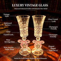 Flûtes à champagne et verres à vin rouge en cristal de luxe, vintage, avec nœud papillon et motif diamant en relief