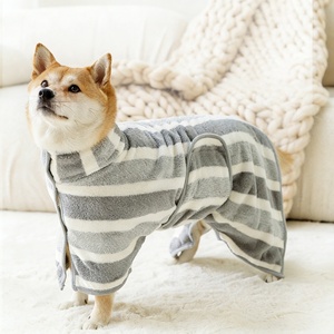 Premium super absorberende polyester polyamide koraal fleece hondenbadjas snel drogend, pluisvrij hondenjas voor baden en verzorgen van honden - Product Image 1