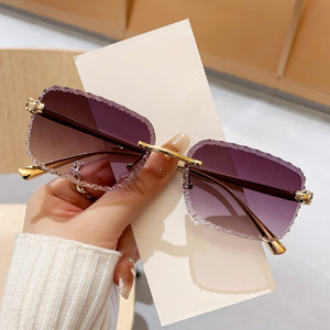 <b>Frameless</b> Beveled Square Sunglasses Metal <b>Frame</b> Pc Lens Uv400 Protection Unisex For Driving Outings Cycling Parties - Product Image 4