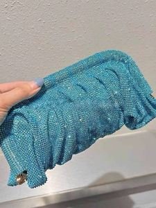 Bolso de Noche Europeo Americano de Moda para Mujer, con Incrustaciones de Diamantes, Diseño de Nubes Plisadas, Bandolera con Cierre de Pinza - Product Image 5